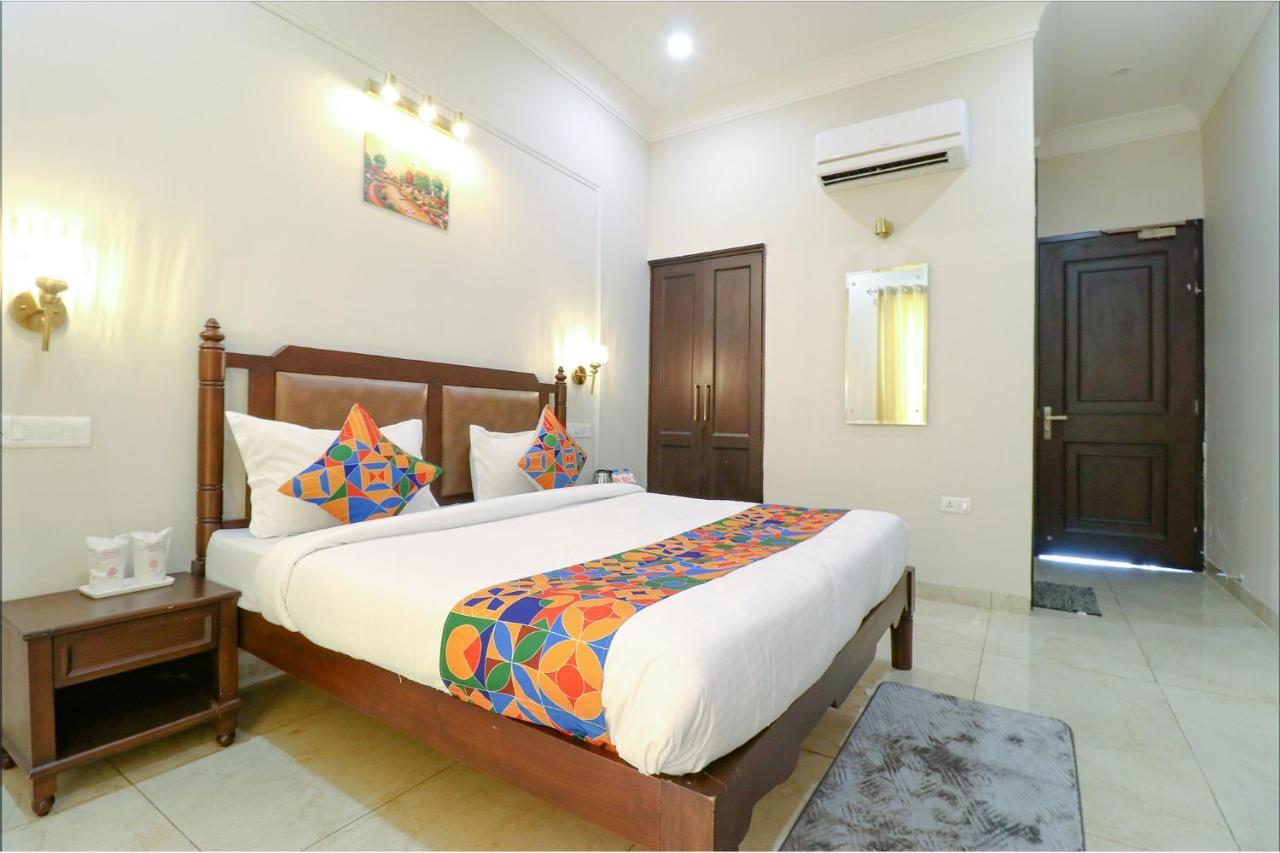 Fabhotel K9 Villa 卢迪亚纳 外观 照片